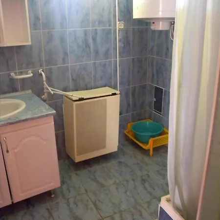 Apartment 5